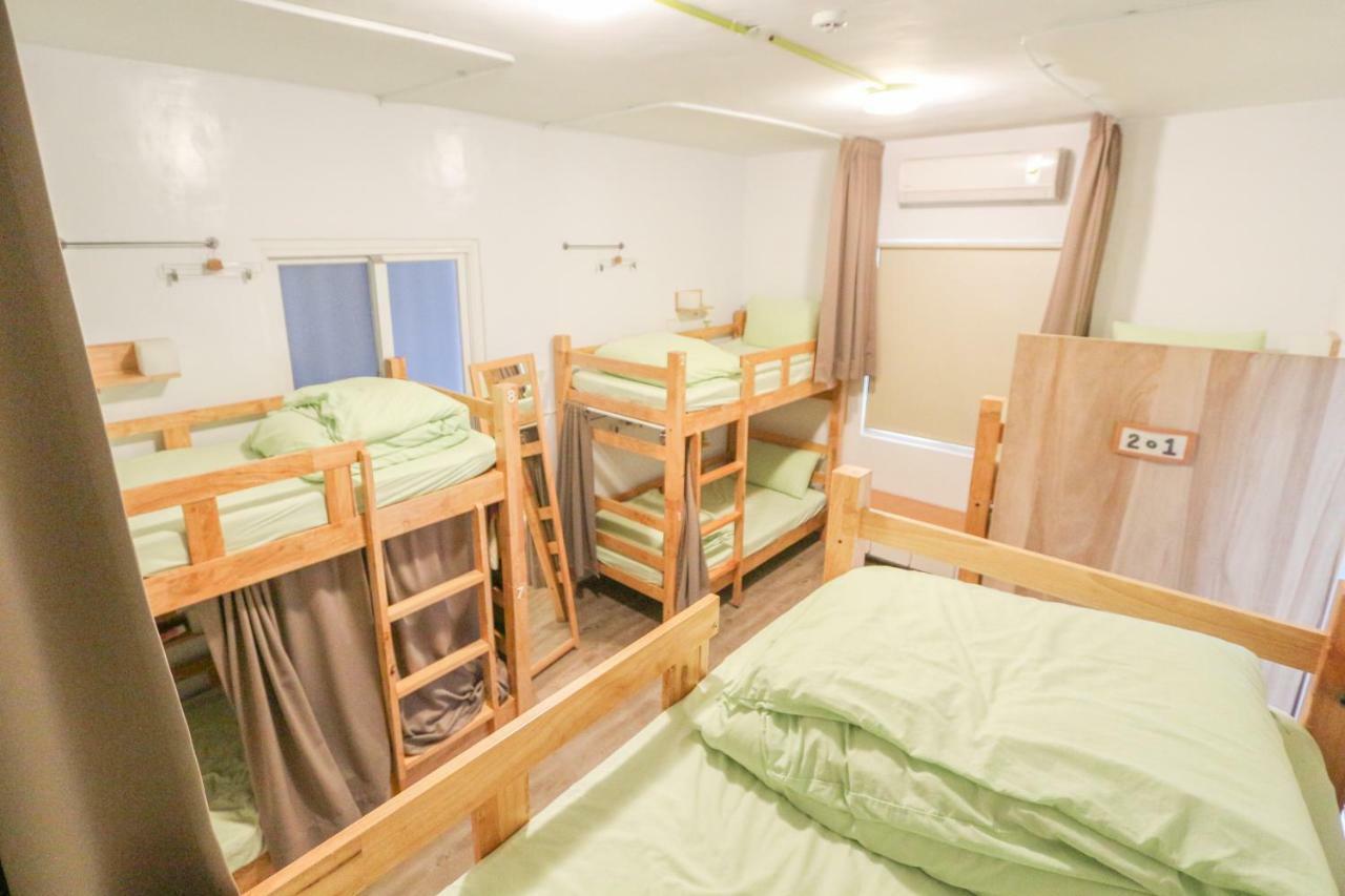 T-Life Hostel Taichung Exterior photo