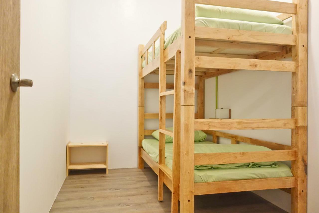 T-Life Hostel Taichung Exterior photo